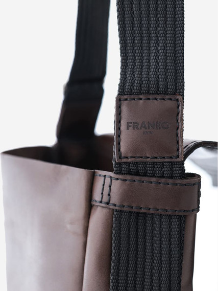 Franko-brown-crossbody-bag-05